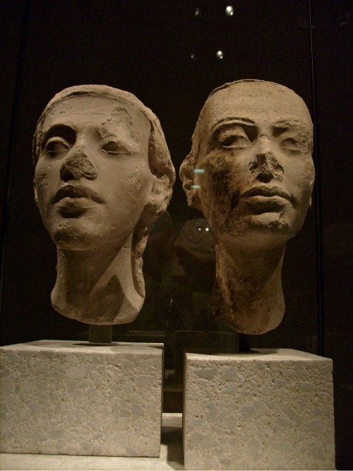 Néfertiti et Akhénaton