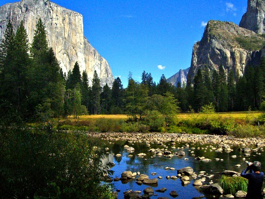 Yosemite - Paysages alpins où abondent torrents et chutes d'eaux - CP : Eliza Lagnier